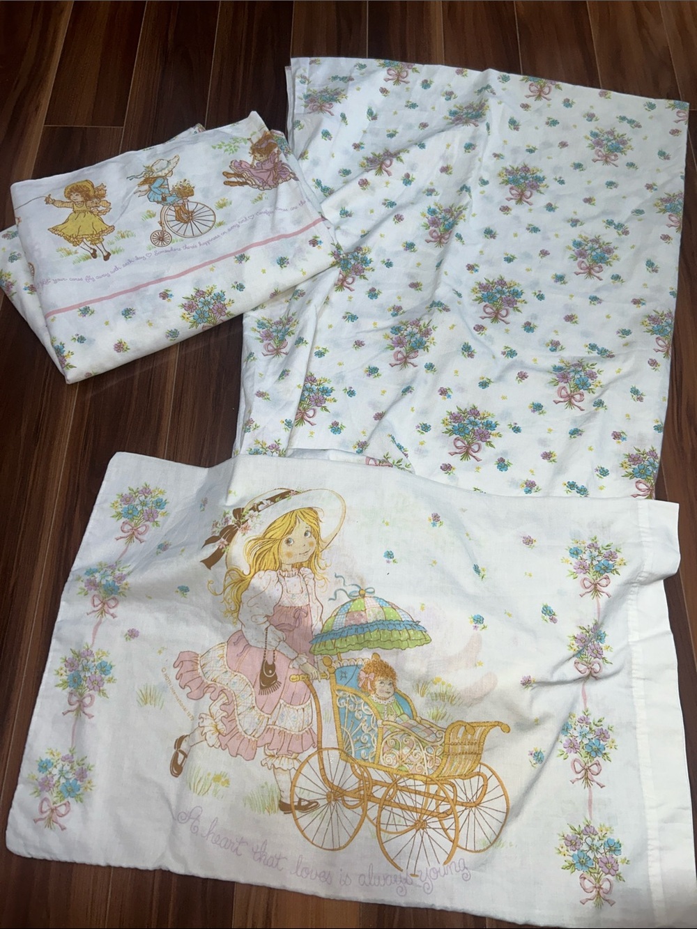 Vintage Holly Hobbie twin size sheet set